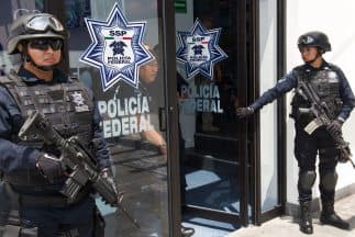 Ambas detenciones fueron realizadas por elementos de la Policía Federal.