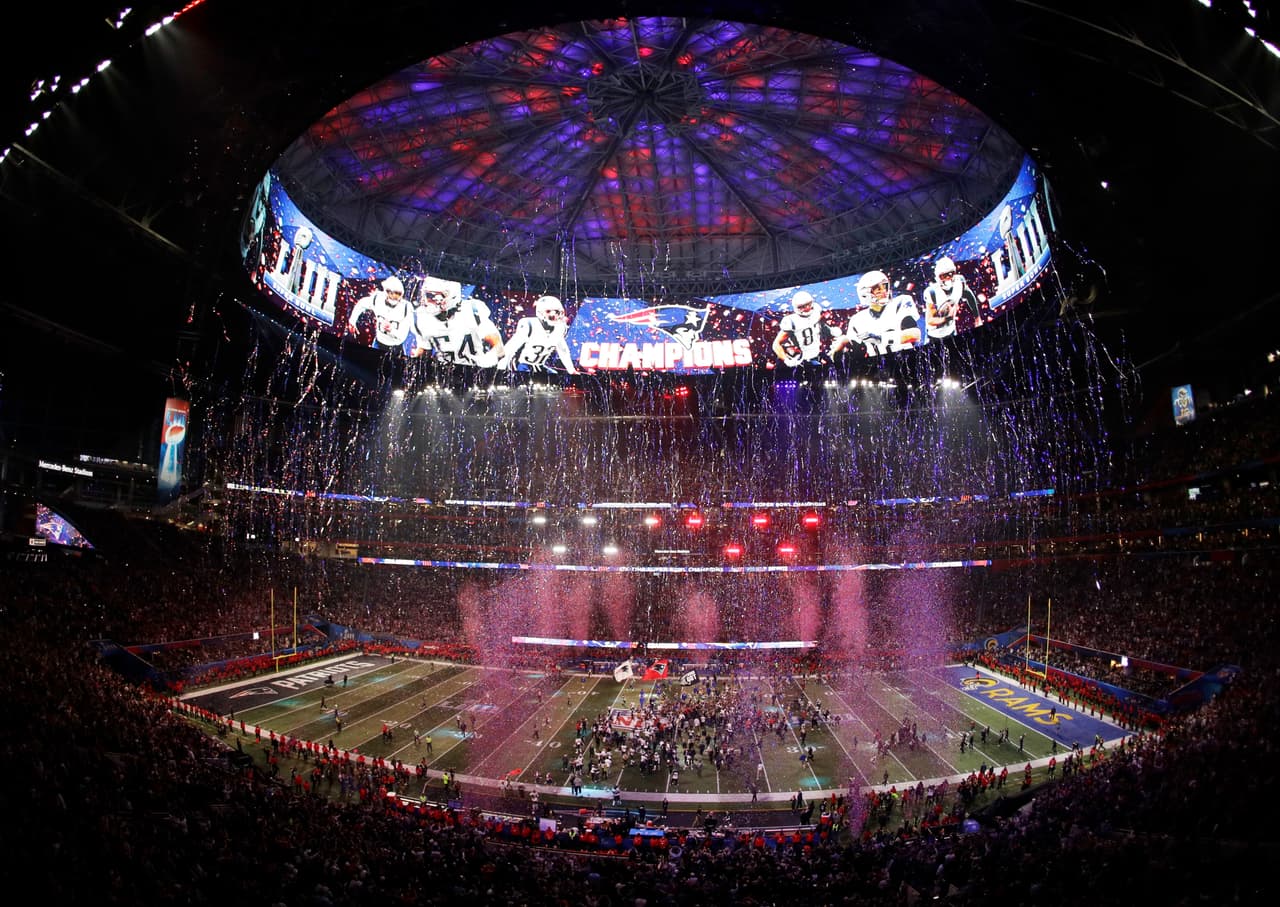 Así lució el Mercedes Benz Stadium en pleno festejo de los Pats en una perspectiva más amplia. Con esto la temporada 2018 de la NFL llega a su fin.