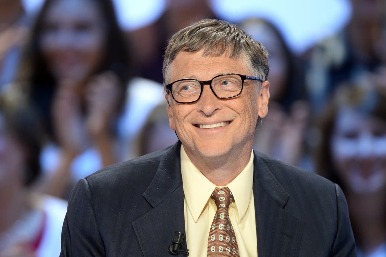 Bill Gates no podía faltar en este listado, pues es el multimillonario co-fundador de la multinacional Microsoft, dedicada al desarrollo de software y hardware.