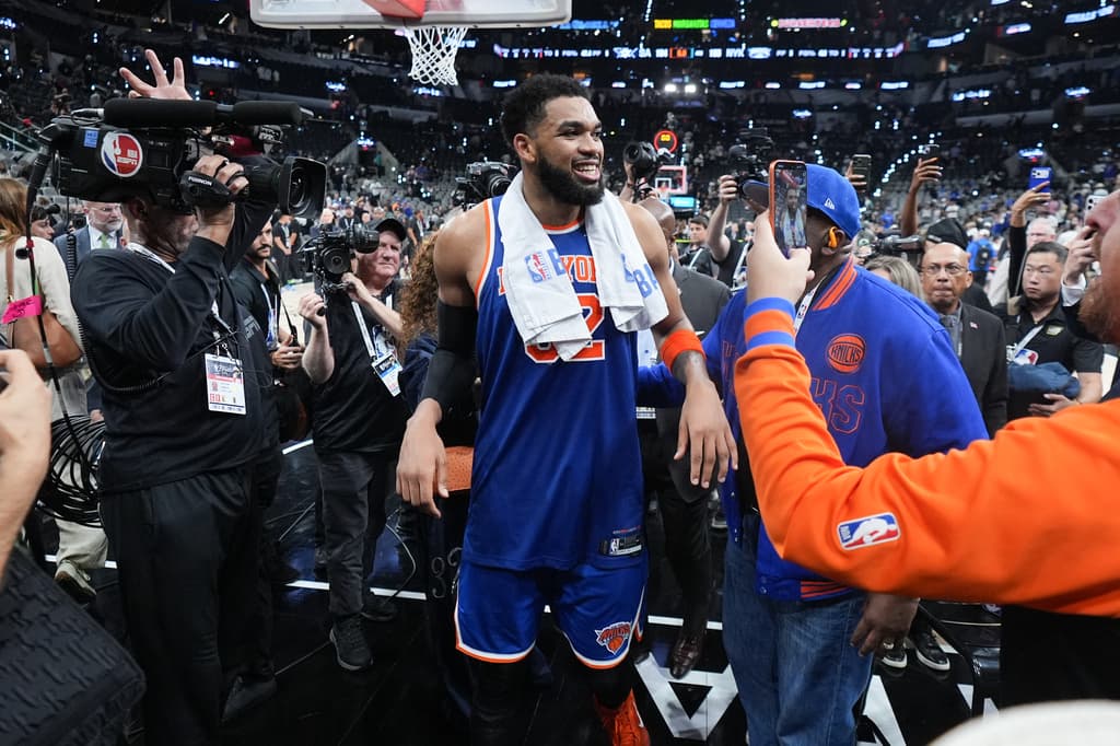Los Knicks celebraron una victoria por apenas un punto tras sobrevivir a uno de los cierres más dramáticos de estas Finales y colocarse arriba 2-0 en la serie.