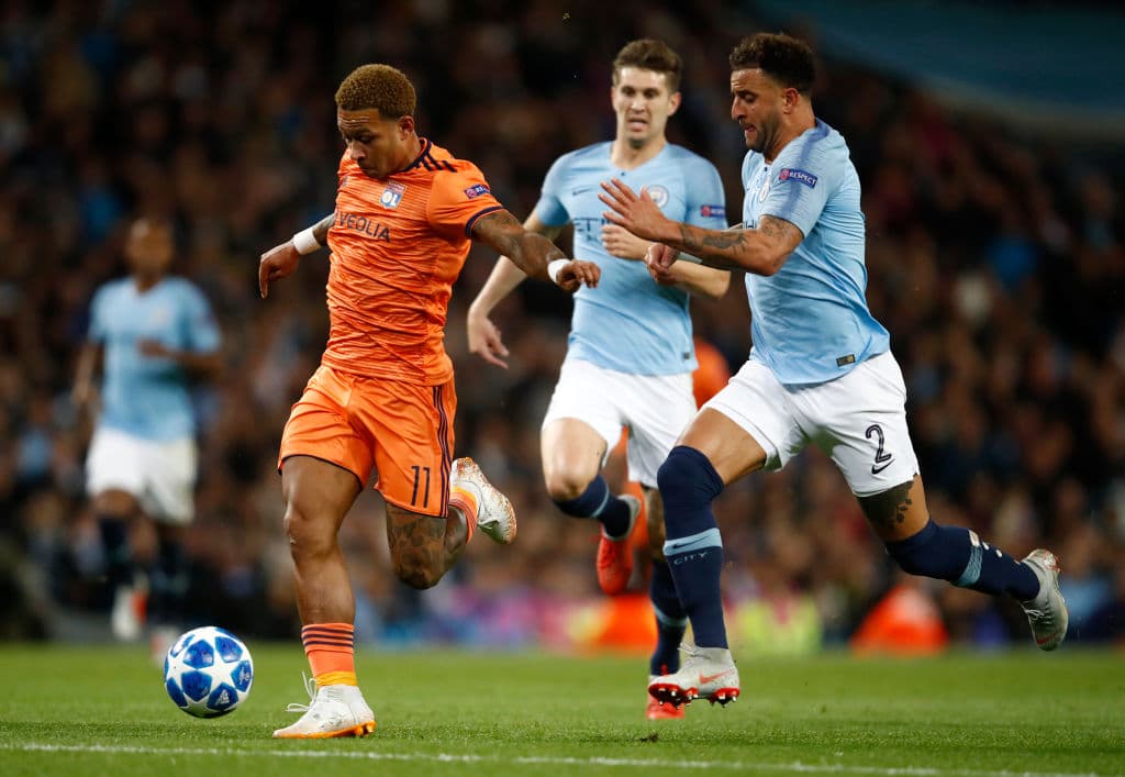 A los 60 minutos Moussa Dembele puso un balón fantástico para Memphis Depay quien quedó mano a mano con Ederson, pero su tiro, para culminar el contraataque, se estrelló en el palo. Cerca el 3-0.