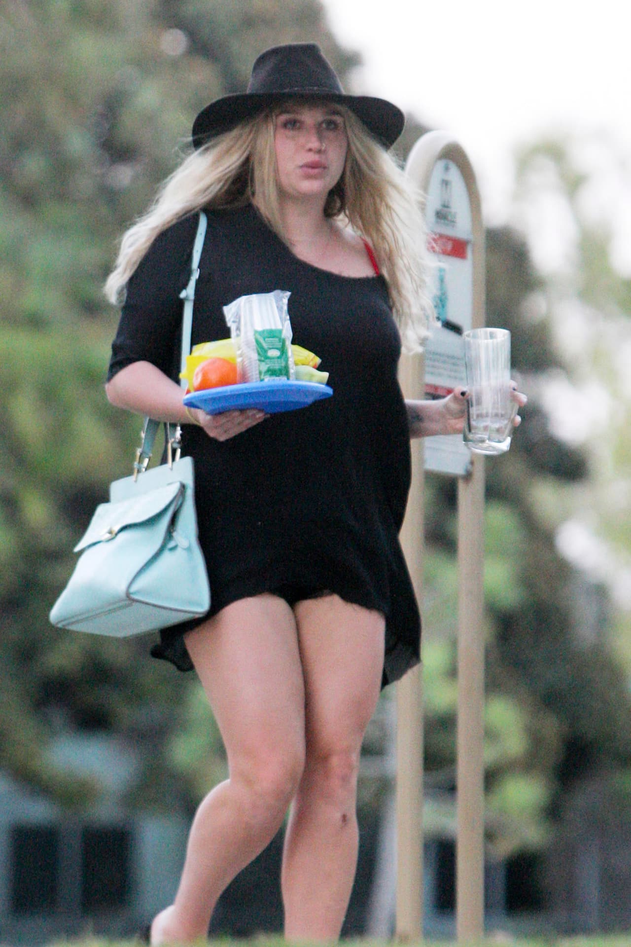 Pero en cuestión de semanas aparece completamente distinta.