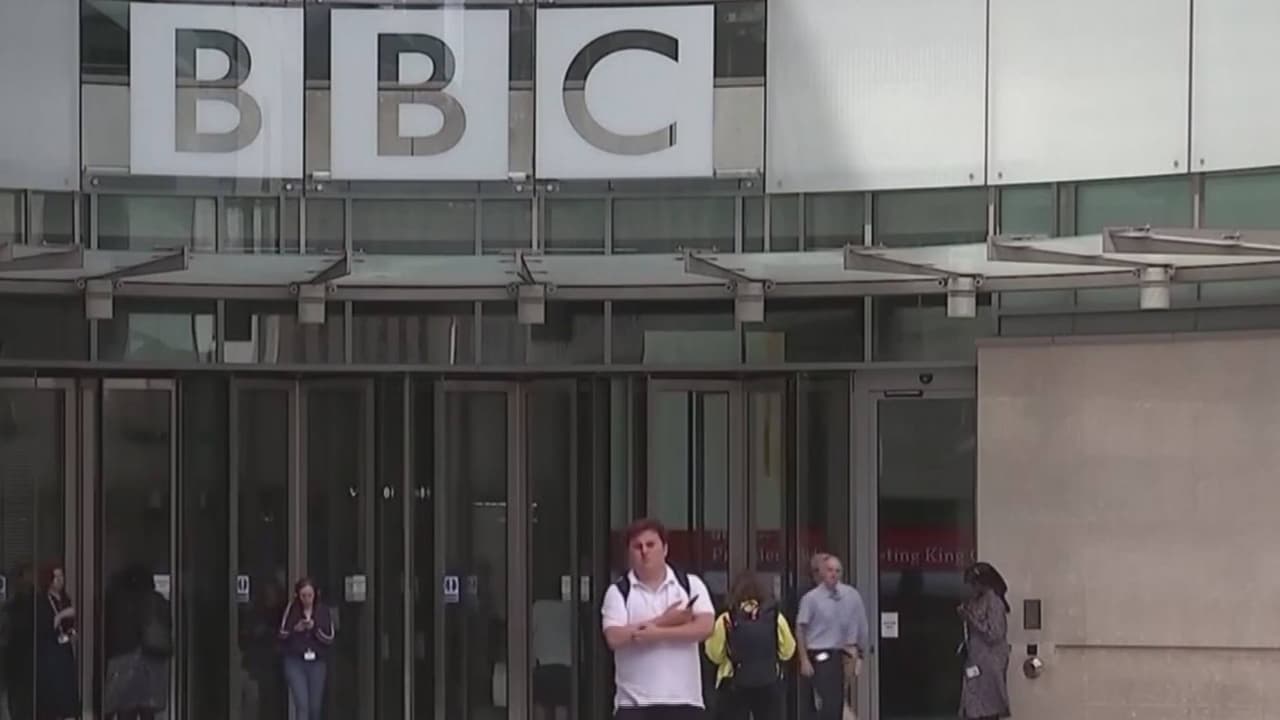 Vence fecha límite para demanda de Trump de 10,000 MDD contra la cadena BBC