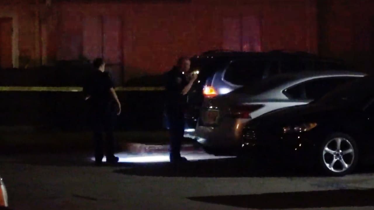 Las autoridades indicaron que hasta el momento no se sabe cuál fue el motivo del tiroteo y no se cree que esté relacionado con pandillas.