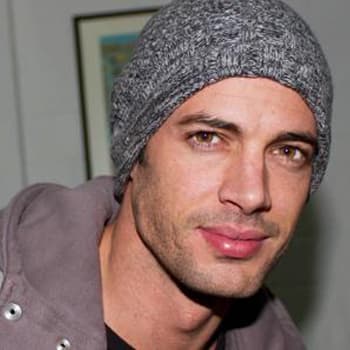 "Después de cinco años de estar ausente en la televisión y recibir sus mensajes preguntándome cuándo volvía, pues aquí les dejo saber que he decidido regresar", agregó.