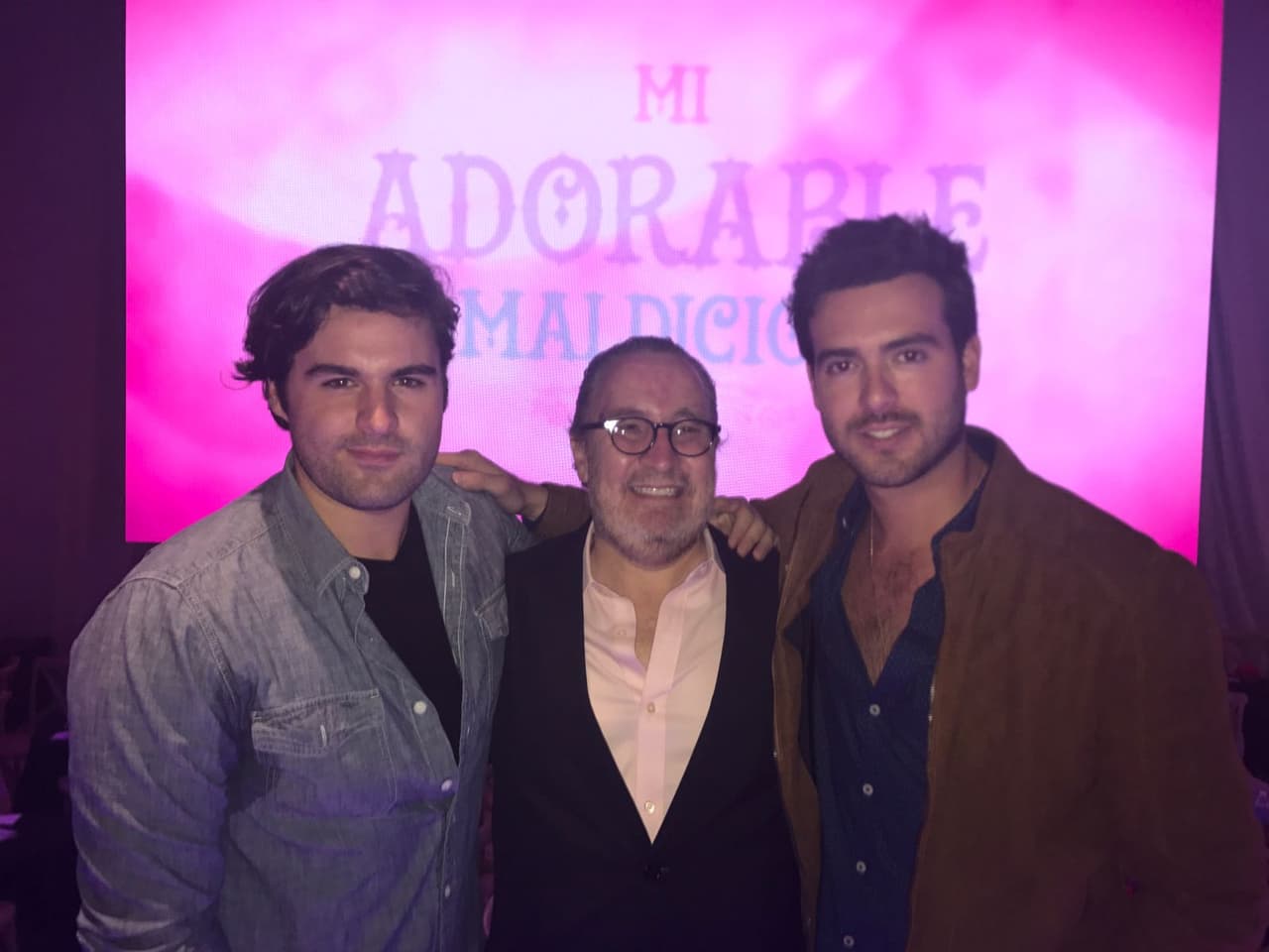 Aldo posa aquí con el productor Nacho Sada y el actor Pablo Lyle.