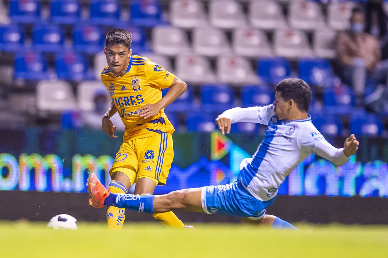 Puebla tompo la ventaja la minuto 40+5 de la mano de Fernando Aristeguieta y Nico López se encargó de empatar el encuentro al minuto 56.