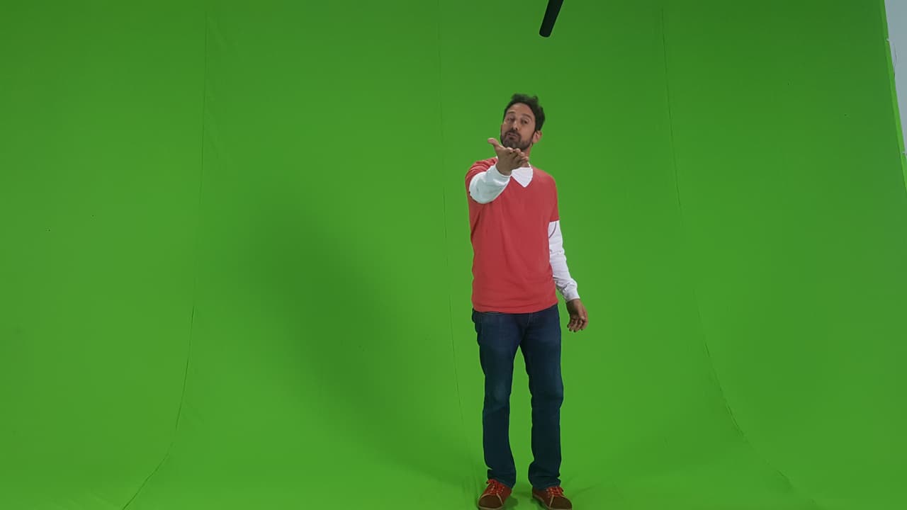 Pedro es un vecino que siempre hace de las suyas, descubre si él y Luis en realidad son grandes amigos
<a href="https://www.univision.com/networks/galavision/luis-y-pedro-mejores-amigos">aquí</a>.