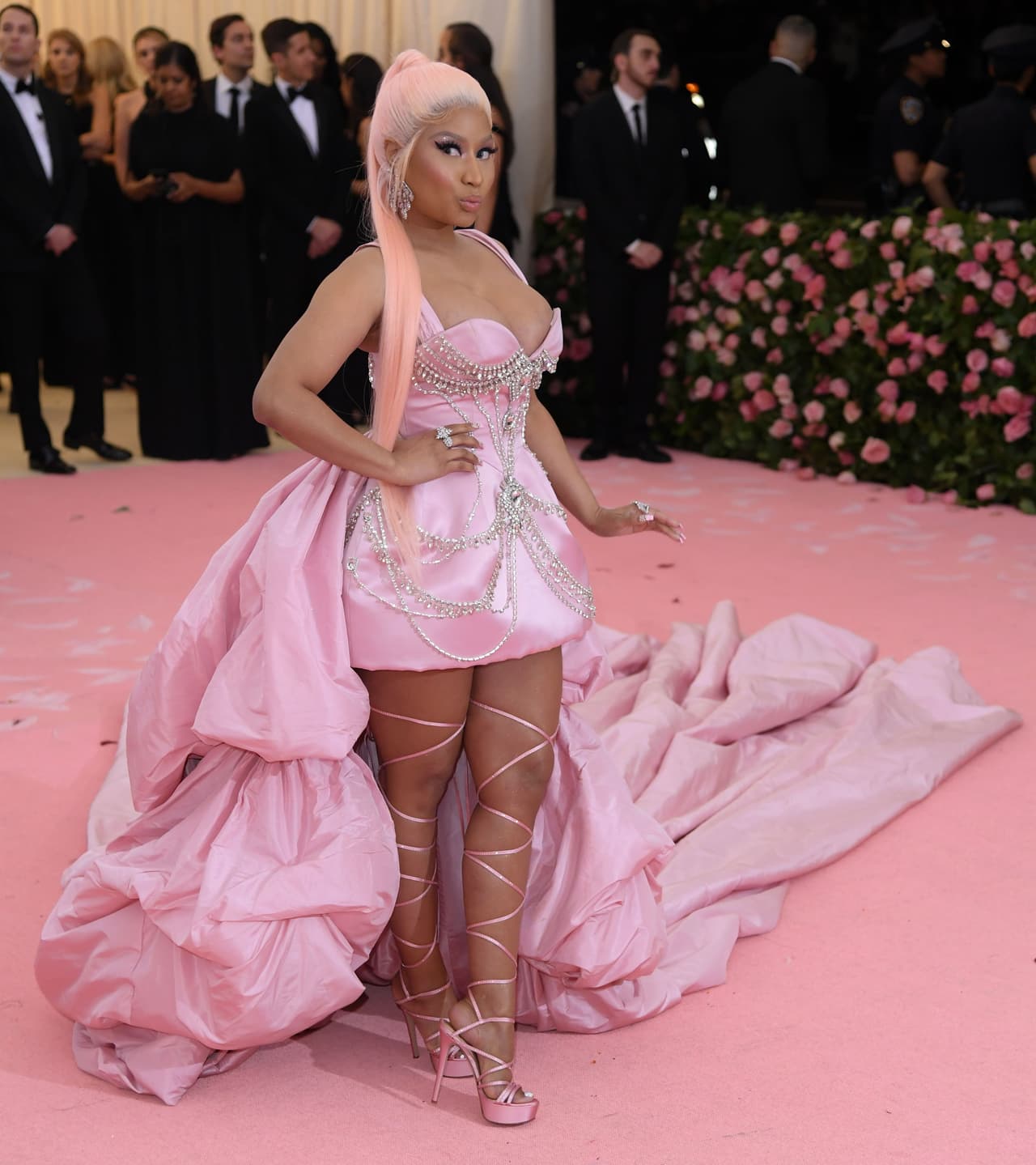 "A partir de ese momento, tienes 90 días para casarte. Eso fue hace aproximadamente una semana, así que ahora 
<b>tengo alrededor de 80 días</b>", expresó Minaj.