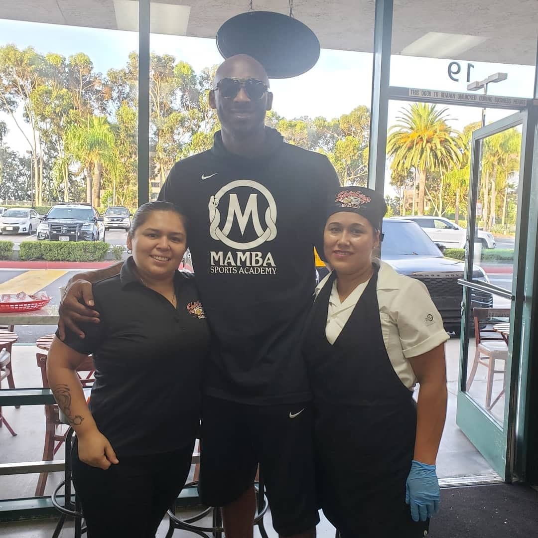 Durante una visita en una tienda del sur de California.