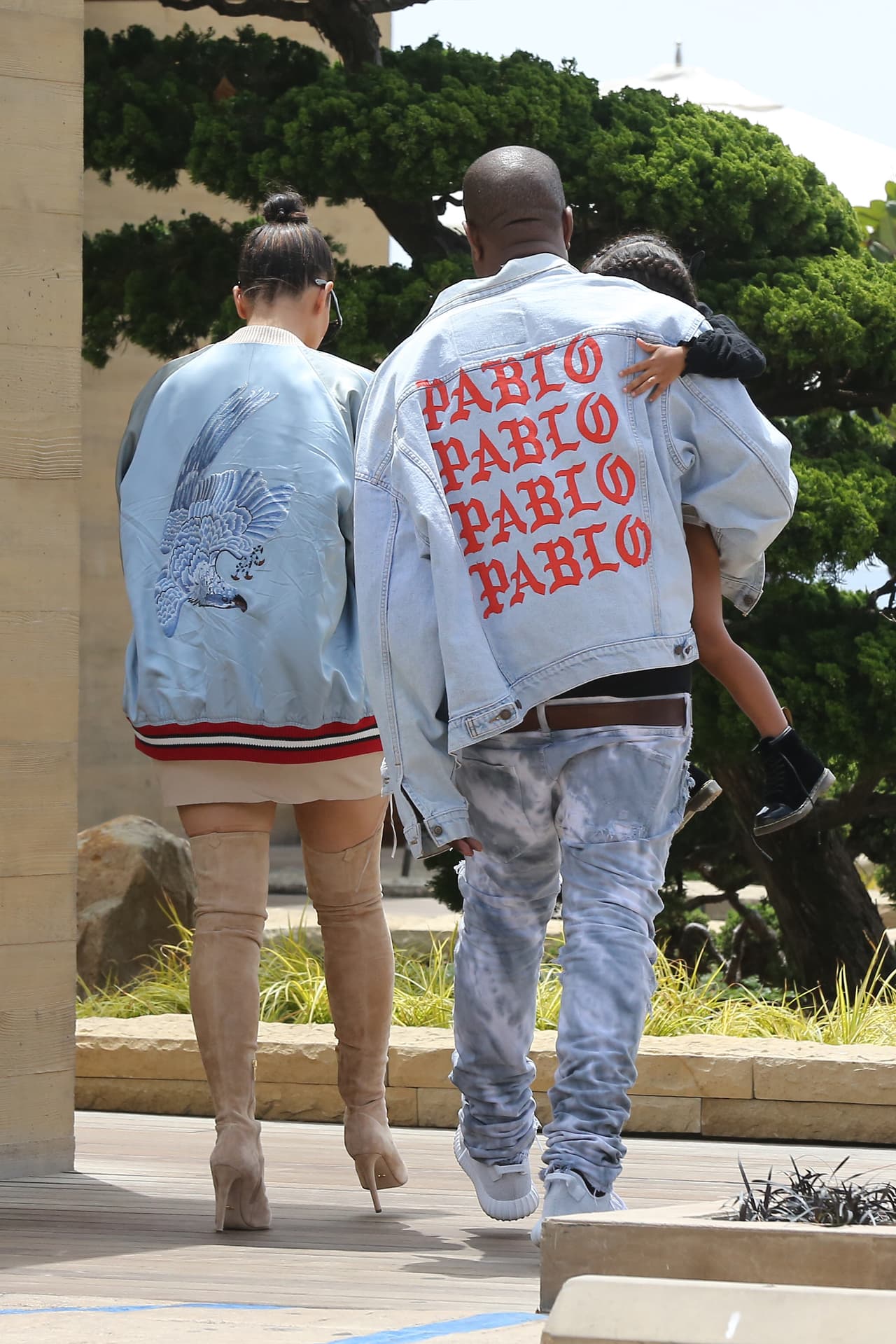 Al parecer la estrella de televisión tenía mucha hambre.