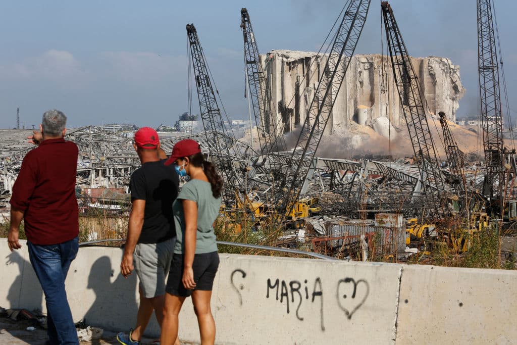 Trump dice que “nadie sabe” la causa de la explosión en Beirut, pero no se retracta de su infundada versión de que fue un “ataque”