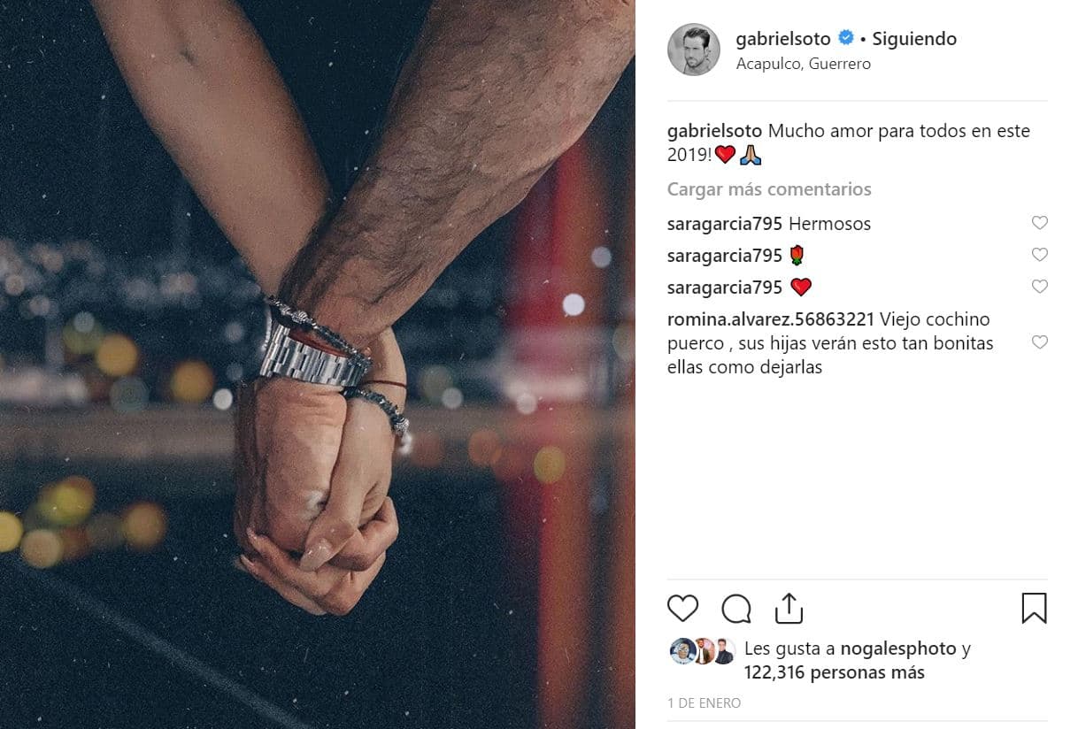 Para el primer minuto de 2019, 
<b><a href="https://www.univision.com/famosos/estoy-enamorado-y-muy-muy-feliz-gabriel-soto-grita-su-amor-por-irina-a-los-cuatro-vientos-fotos">Gabriel Soto compartía una imagen tomando la mano de Irina Baeva</a></b> donde deseaba a todos tener mucho amor este mismo año.
<br>