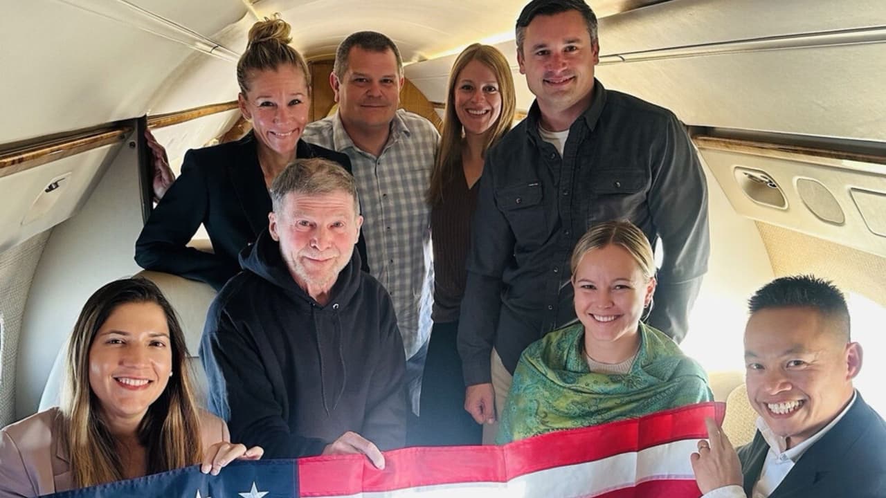 El exprofesor Stephen Hubbard, quien estuvo preso por 4 años en Rusia, regresa a EEUU