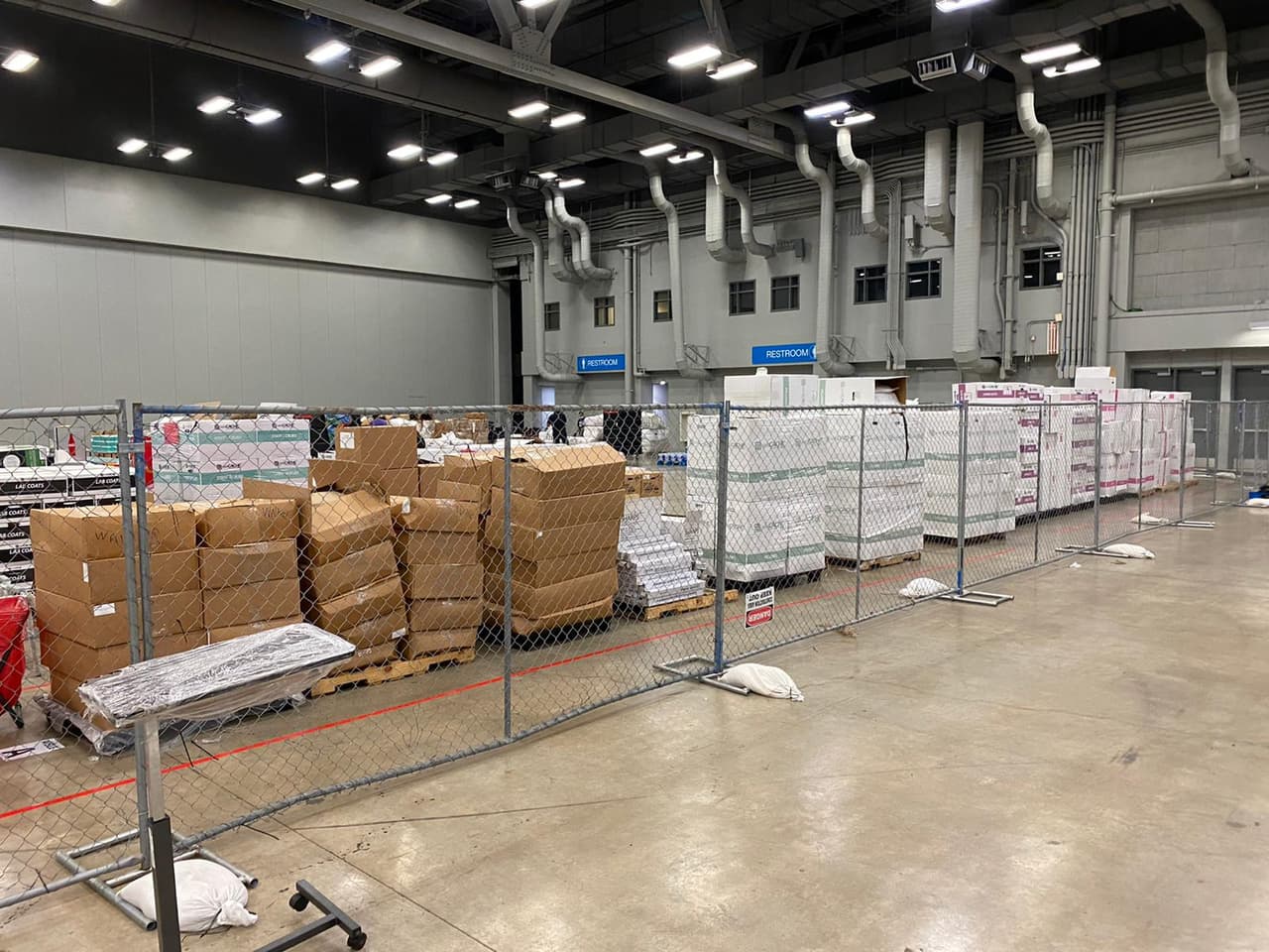 Esta semana, el doctor Mark Escott, Autoridad Interina de Salud, indicó que la cantidad de nuevos casos de 
<a href="https://www.univision.com/temas/coronavirus">coronavirus</a> se ha "estancado un poco" y que parece que la región está en una "tendencia a la baja". Sin embargo, hizo un llamado a no bajar la guardia y mantener las debidas precauciones.