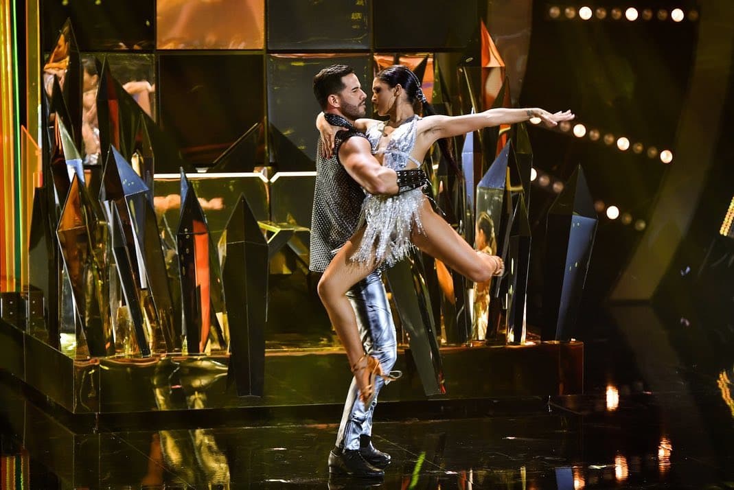 "¡Así empezó todo! Junto a @sophiamyrage con los nervios del primer baile de la noche, pero se gozó", escribió el chef.