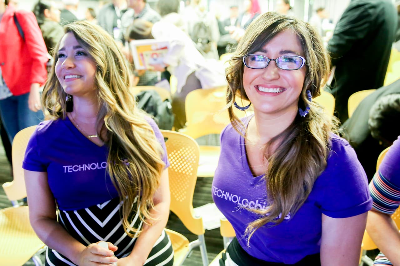 Susana y Alma Stephanie Tapia son embajadoras de Technolochicas, una iniciativa para acercar las STEM a jóvenes latinas.