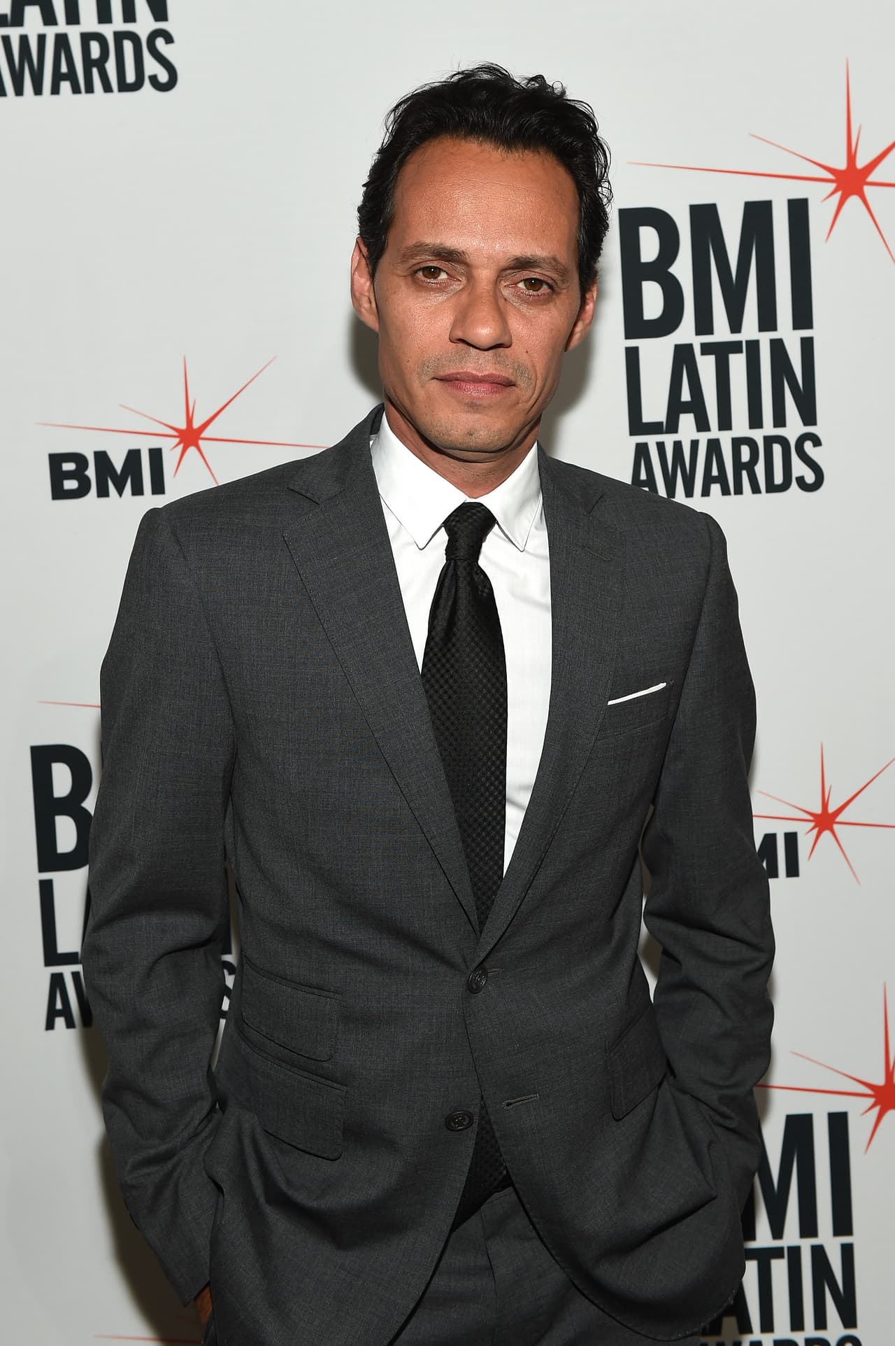 "Esta es la retórica peligrosa y racista que está sembrando @realdonaldtrump.#NotCool #AntiAmerican #ItsAboutTheUnitedStates", fue el mensaje que compartió Marc Anthony en su cuenta de Instagram.
