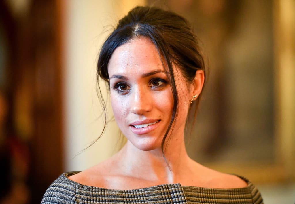 <b>Meghan Markle</b> — acttriz, podcaster y celebridad estadounidense.
<br>
<br>"Meghan Markle se ha convertido en un símbolo de resiliencia para muchas mujeres silenciadas. Específicamente hablando, para mujeres de color y, más específicamente, para mujeres mestizas y negras", asegura el 
<i>Times</i>.