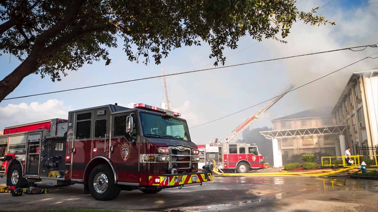 Piccione dejó a los pequeños desatnedidos en el cuarto del motel mientras jugaban con un encendedor, señalaron los investigadores.