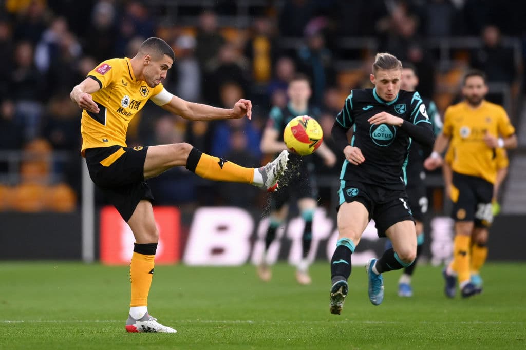 Los Wolves no lograron igualar la desventaja del primer tiempo y terminan cayendo 0-1 frente al Norwich City.