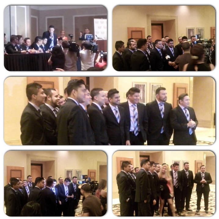 Los integrantes de la agrupación compartieron con sus fans fotos de este momento tan feliz para ellos.