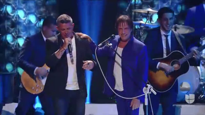 El cantante español 
<b>Alejandro Sanz</b>, fue quien entregó la presea al brasileño.