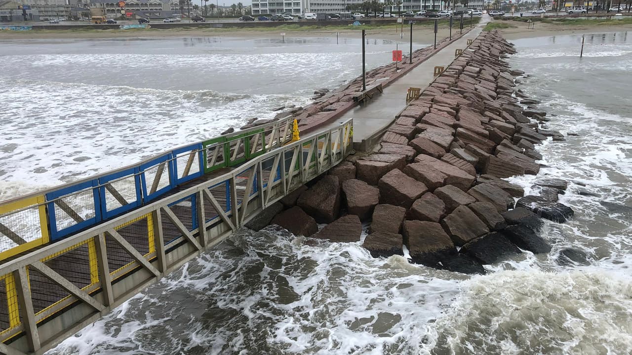 Se pronostica que la tormenta Nicholas impacte el sureste de Texas entre la noche del lunes y la mañana del martes.