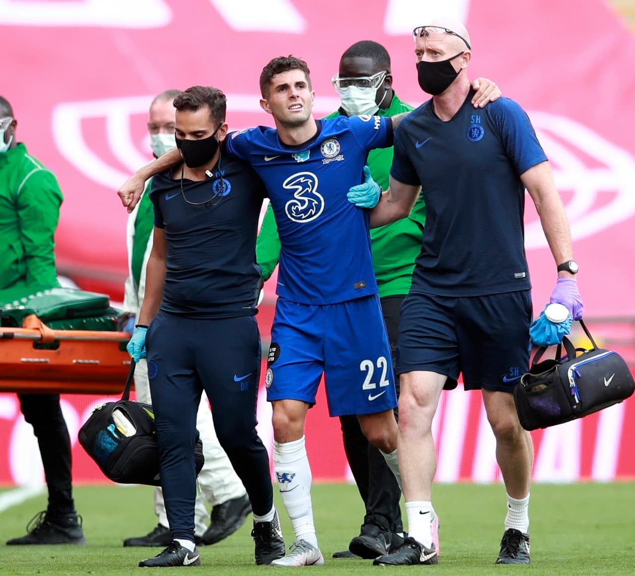 Pulisic es baja con el Chelsea por lesión en la pierna