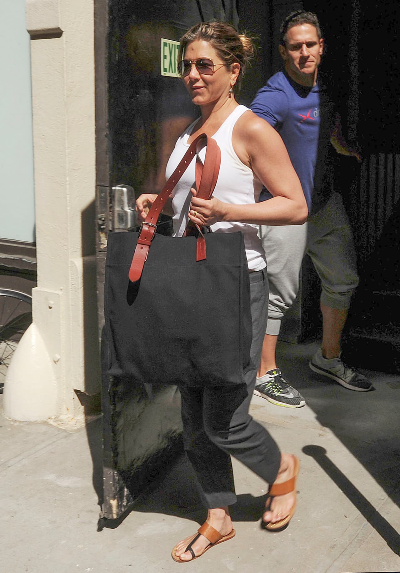 También ella puede sacar la barriguita de vez en cuando.