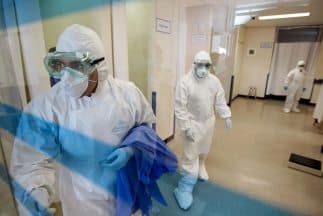 Se conformó una área con más de 20 camas aisladas para pacientes que presenten los primeros síntomas.