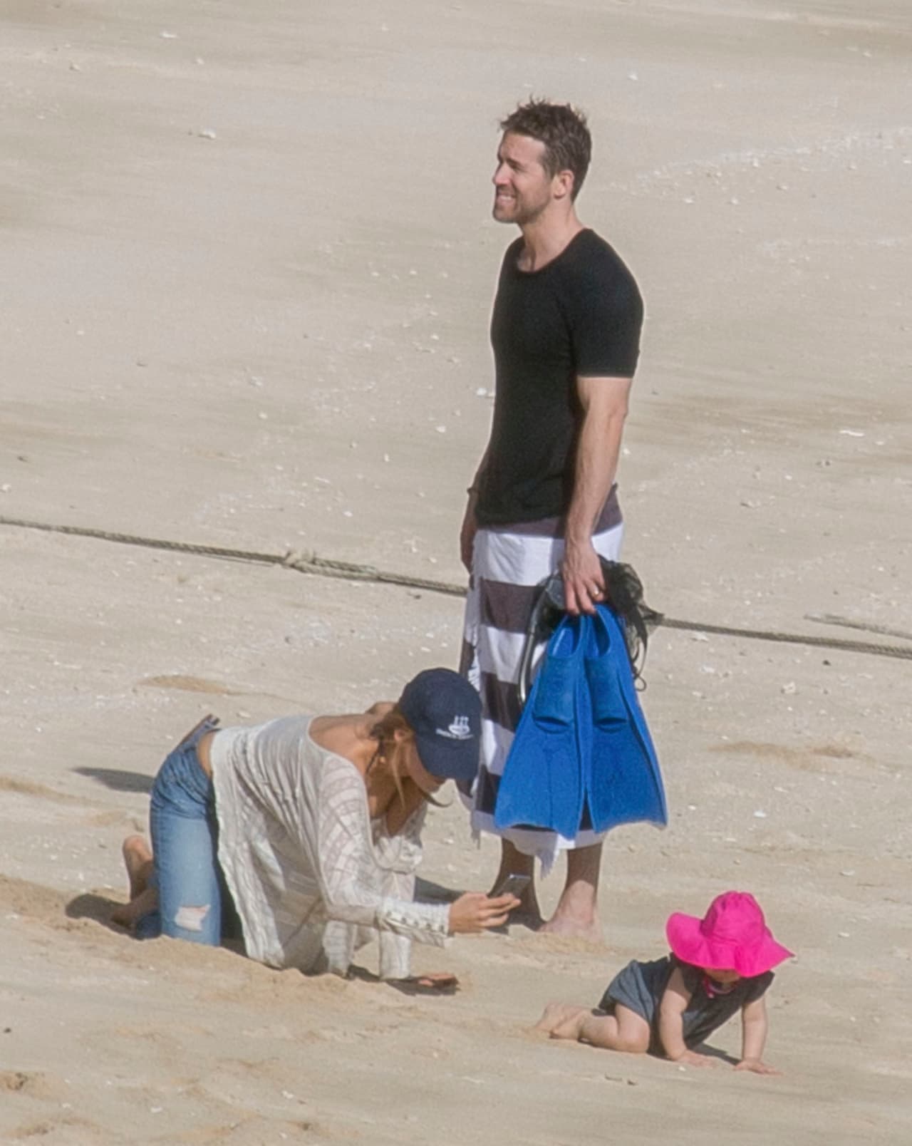 Blake y Ryan muy pendientes de James.