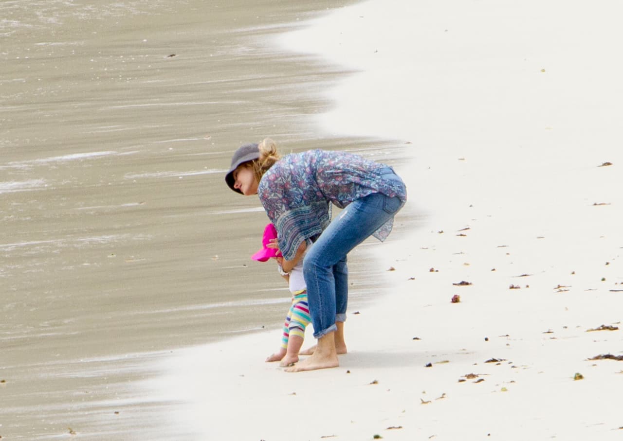 ¿Le habrá gustado el agua a la nena?
