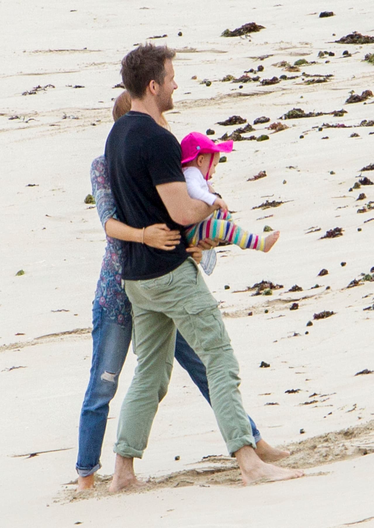 La llevaron a conocer el mar.