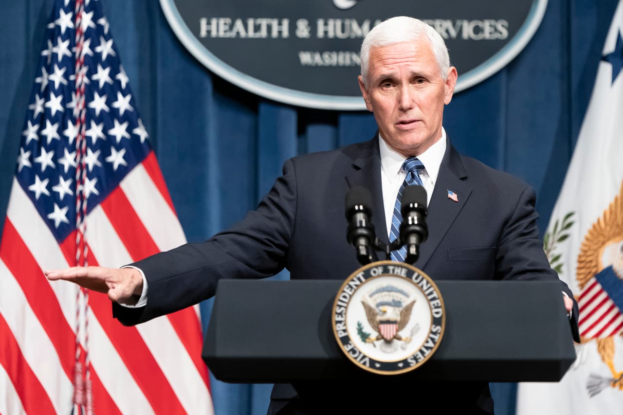 Vicepresidente Mike Pence pospone mitin en Tucson por incremento de contagios de coronavirus