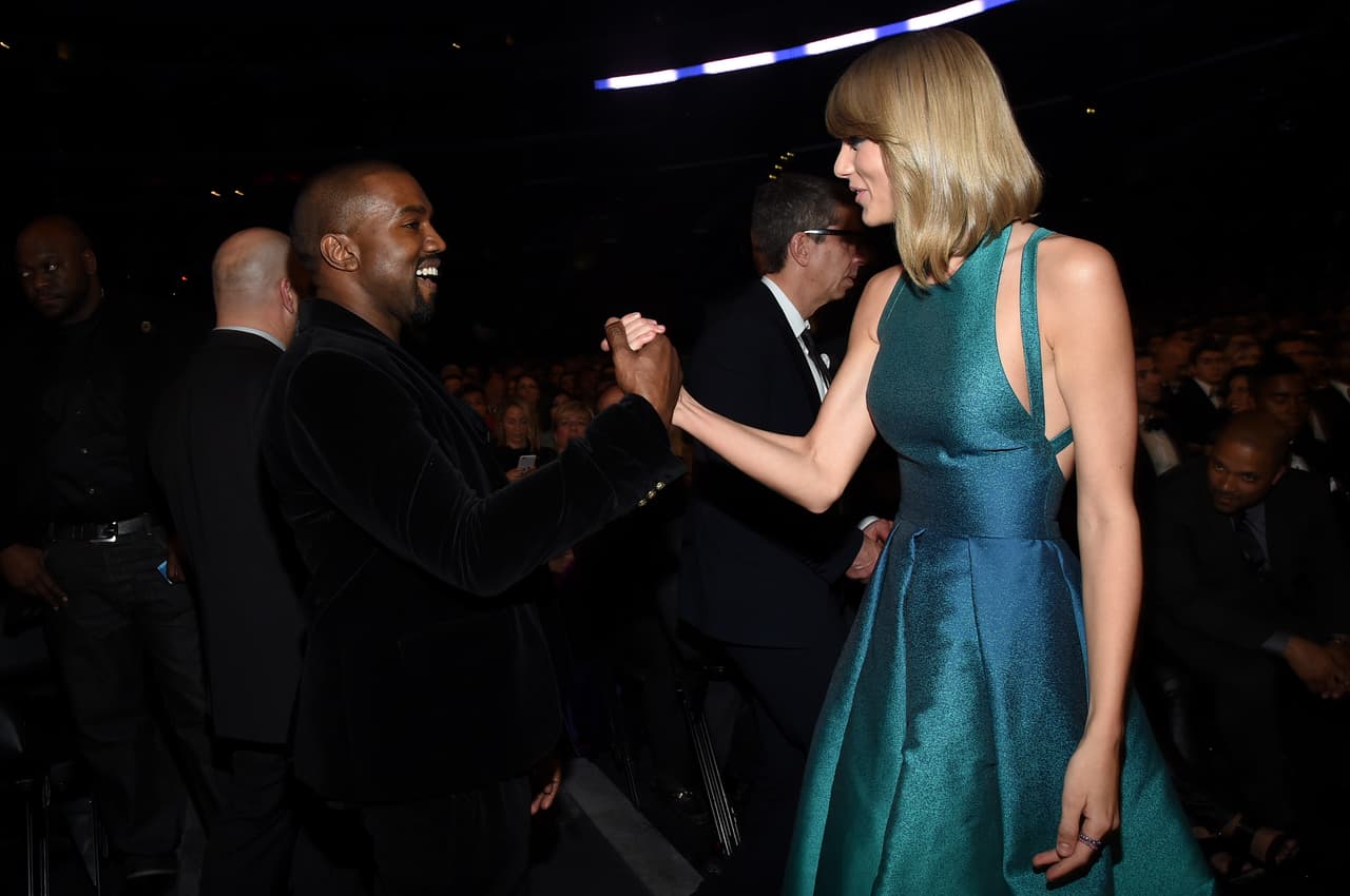 Kanye publicó su nuevo sencillo 'Famous', en la que de forma explícita le dice a Taylor Swift: "Esa pe... es famosa por mi".