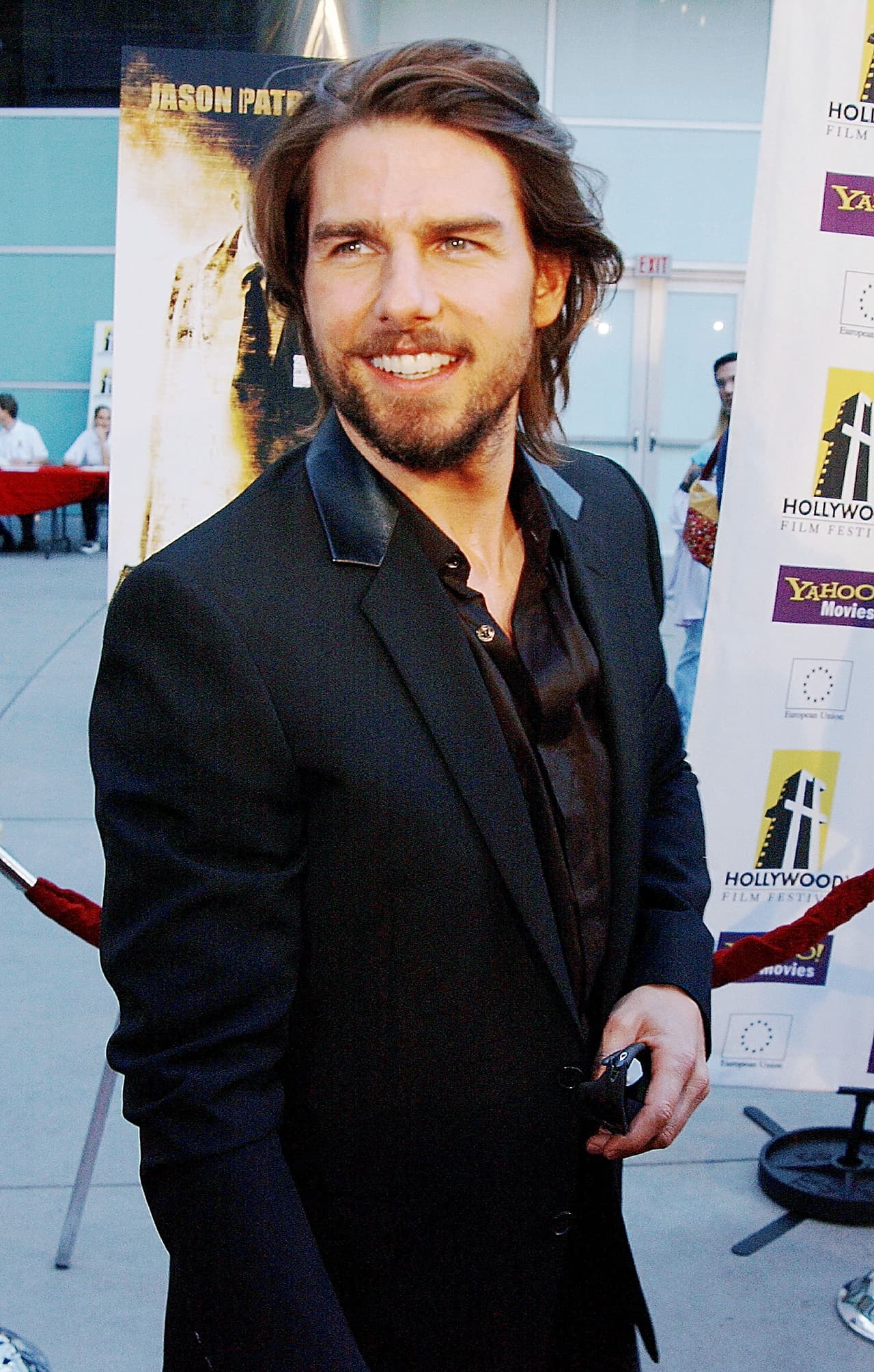 Habrá que esperar a ver si Tom, igual que René tiene una respuesta a su cambio de rostro.