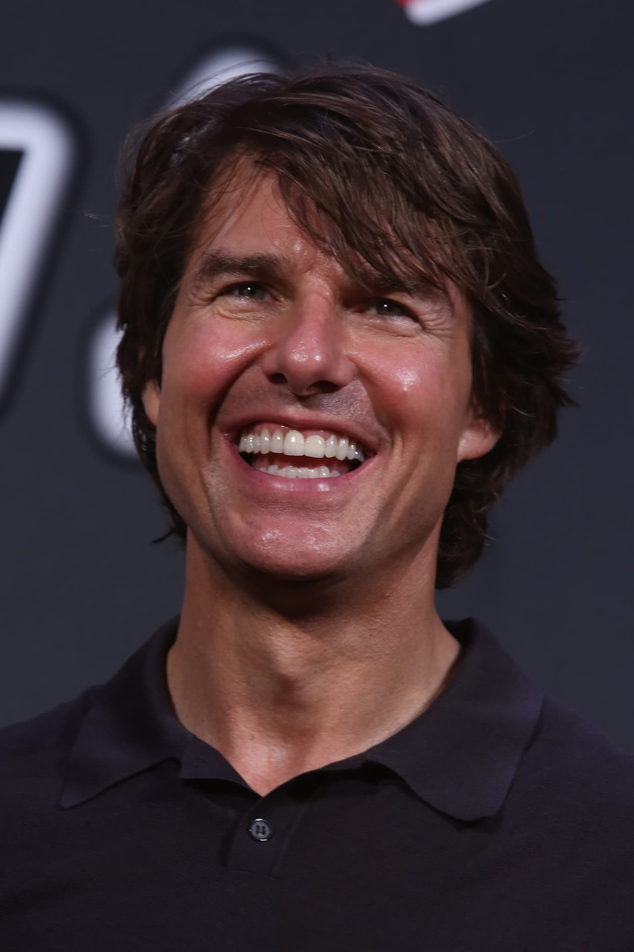 Pero Tom Cruise también ha compartido que se depila el cuerpo, porque considera que sus fans merecen verlo de la manera más pulcra posible.
