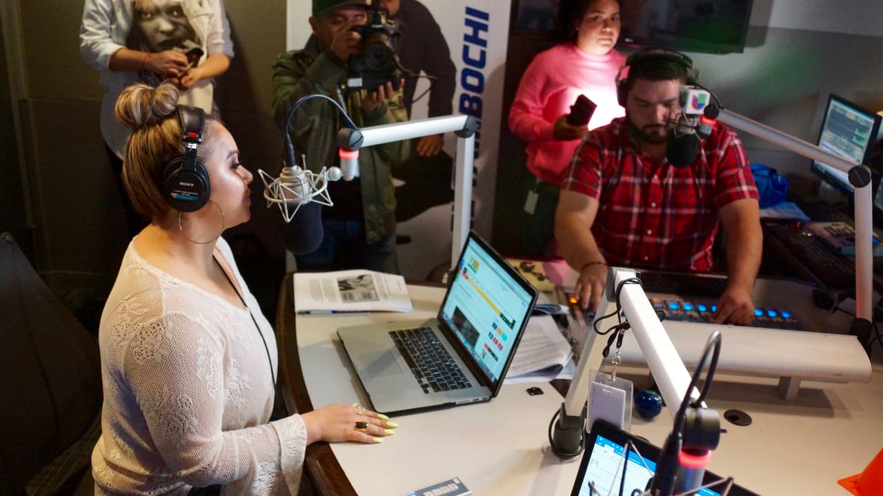 La hija de 
<a href="https://www.facebook.com/jenniriveramusic/">Jenni Rivera</a> hizo radio y contestó muchas llamadas de los oyentes del 
<a href="http://www.univision.com/temas/el-free-guey">Free-guey show.</a>