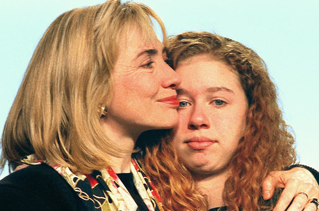 “Espero que mi hija Charlotte sienta tanto amor y admiración algún día por mi, como el que yo siento hoy por mi mamá”, afirmó Chelsea en entrevista a Today hace unos cuantos meses.