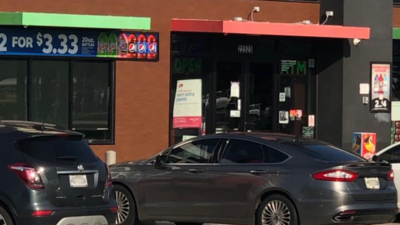 El vehículo fue robado con el bebé en su interior. Las autoridades solicitaron ayuda ciudadana para localizar el automóvil.