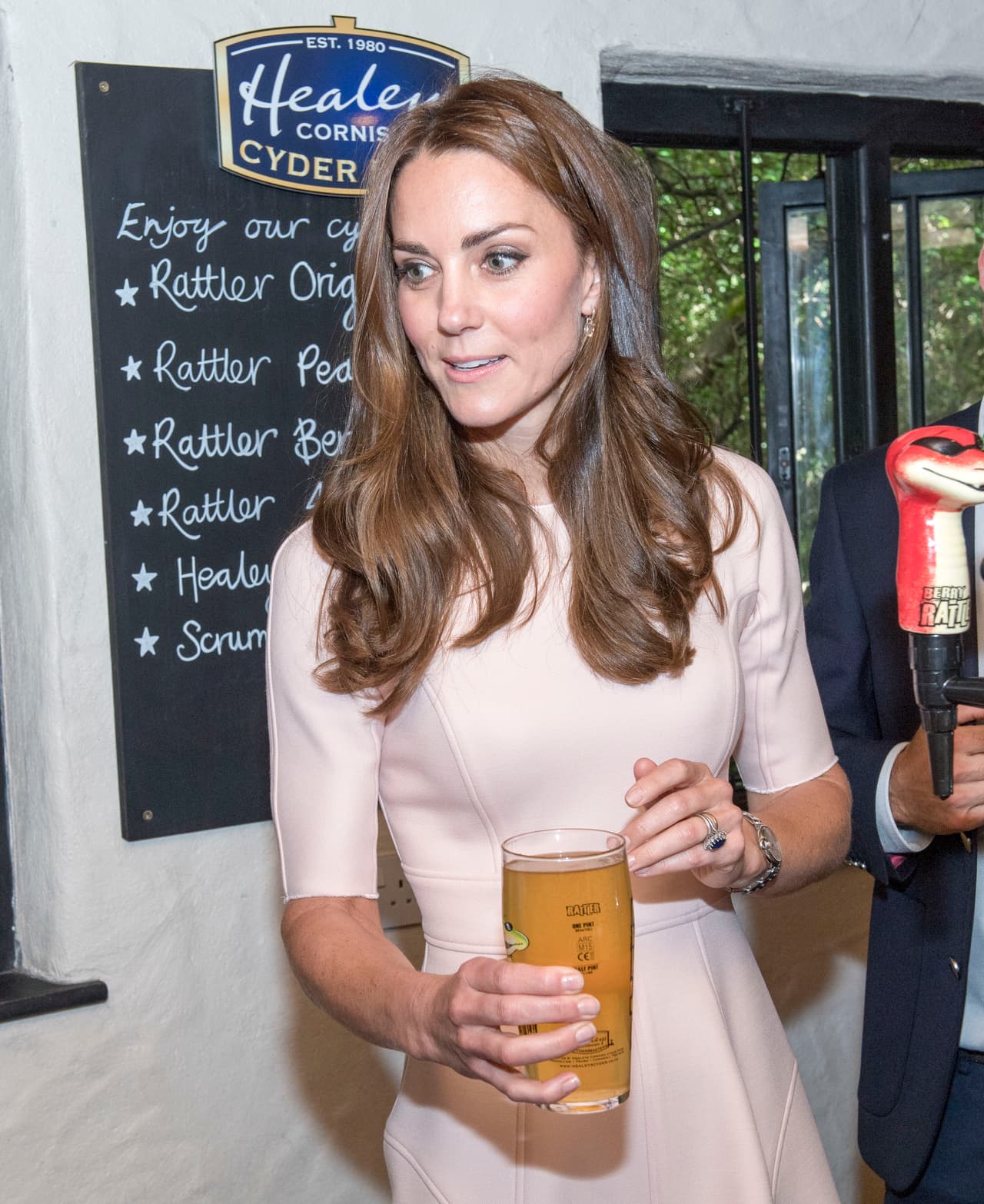 ¿Y ahora qué hago con ella?, parece pensar la Duquesa.