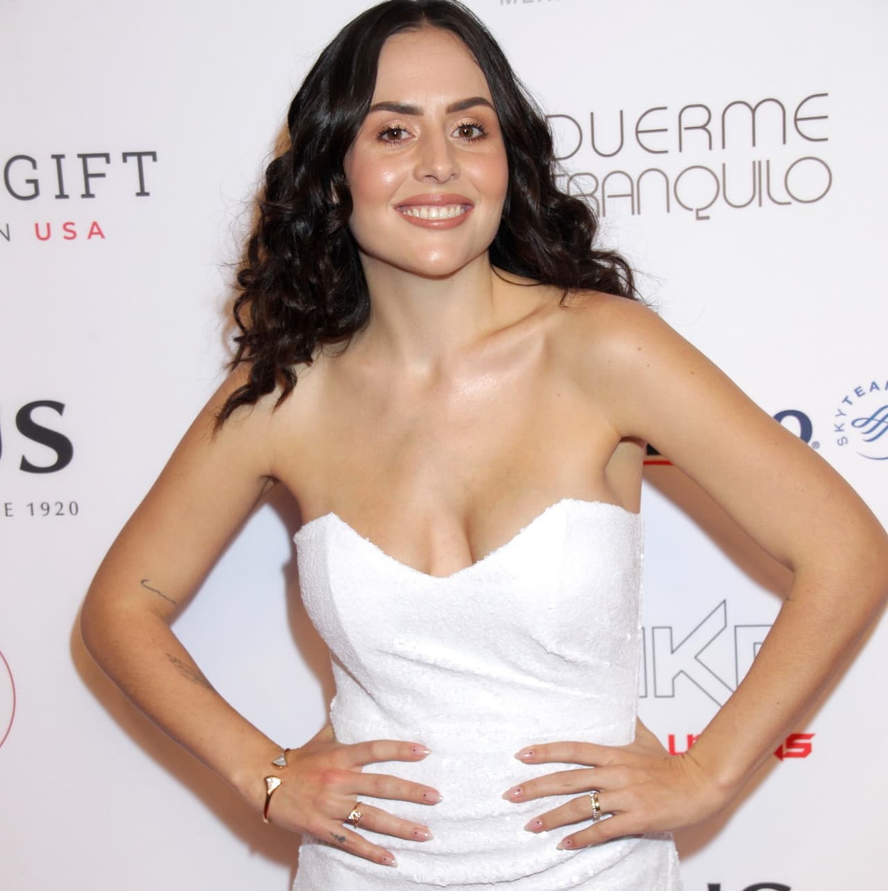 Zuria Vega presume su tonificado abdomen en redes sociales