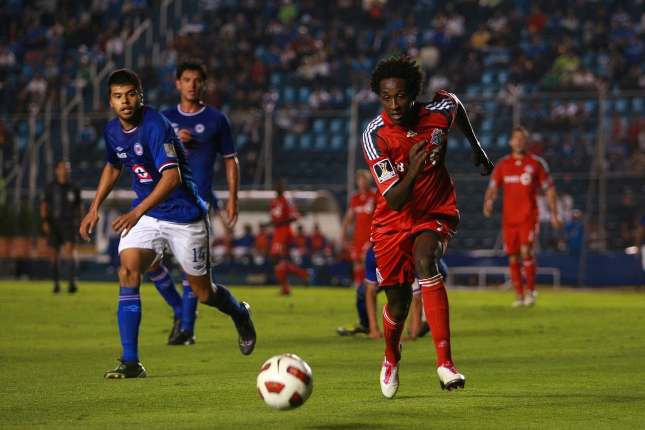 Con los celestes ganó una Copa México y perduró hasta 2013, cuando sería transferido a otro equipo.