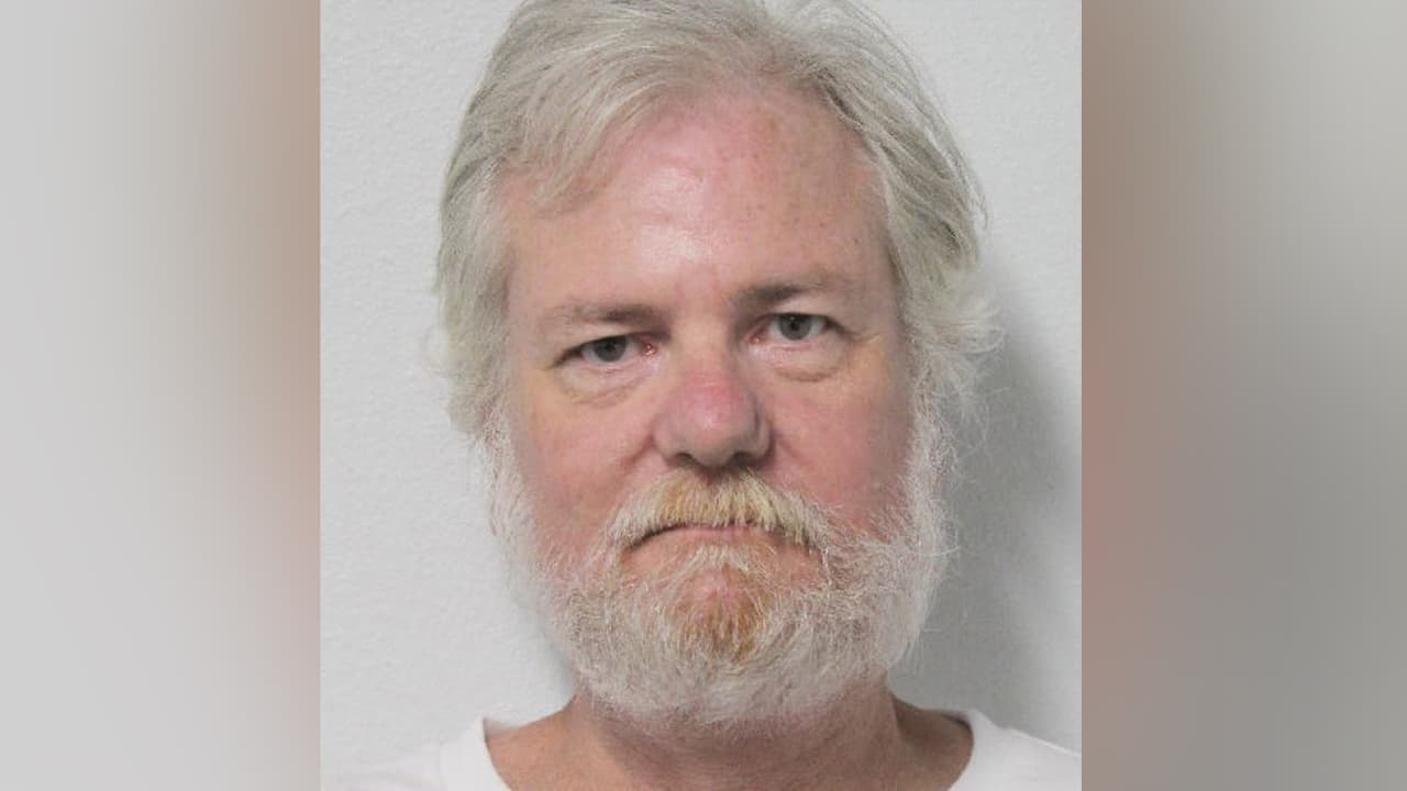 Michael Sumrall - DUI (tercera ofensa).