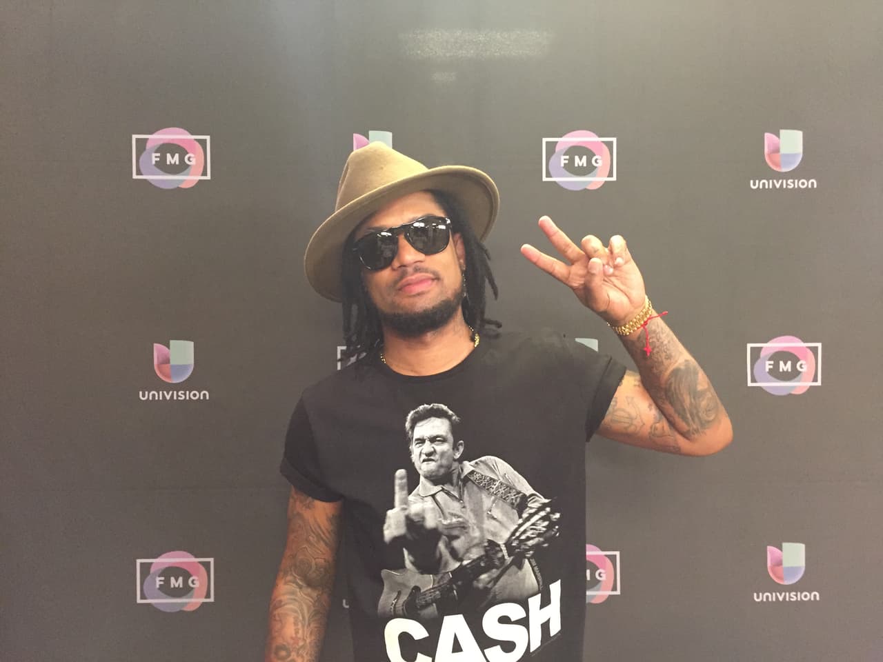 El dominicano Vakeró también se presentó en nuestro showcase 'Sounds de la Calle' en SXSW. 
<a href="http://https://www.facebook.com/uforiamusic/videos/10154243035792750/">Mira nuestra entrevista aquí</a>.