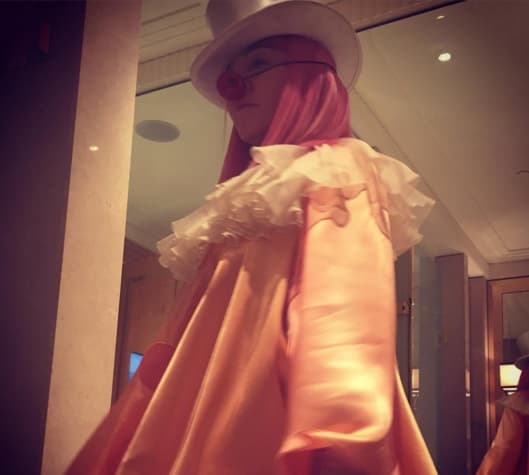 En otro momento se dijo que había pedido un cóctel de vodka y las emociones de la 'Reina del Pop' estuvieron a flor de piel.