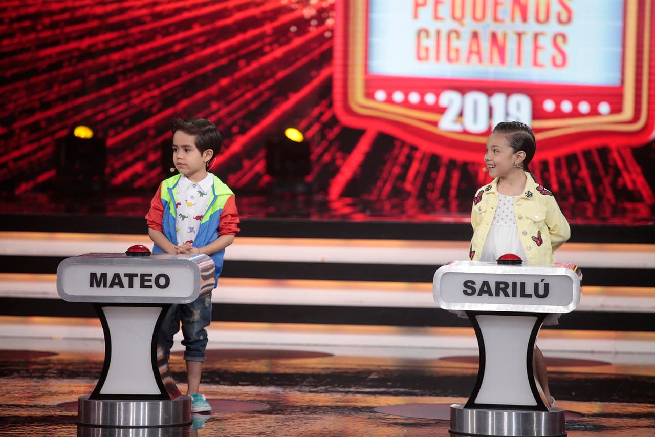 Tras las ocurrencias de ambos a la hora de nombrar a algunos expresidentes de México, de describir a una persona inmadura y de discutir por ver quién apretaba el botón antes, ocurrió algo inesperado.