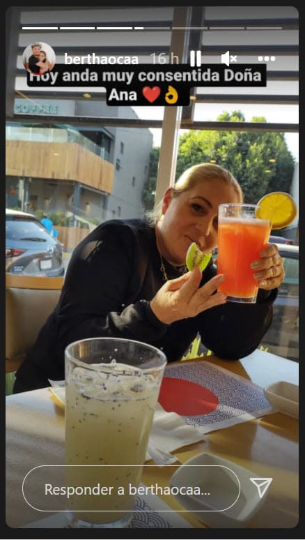 Tanto Bertha como Ana Leticia Ocaña, hermanas del fallecido artista de 22 años, así como su prometida compartieron fotos del festejo y conmovedores y 
<b><a href="https://www.univision.com/famosos/me-dejas-muerta-en-vida-el-desgarrador-mensaje-de-despedida-de-la-prometida-de-octavio-ocana-video" target="_blank">desgarradores mensajes</a></b> dedicados a ella. 
<br>