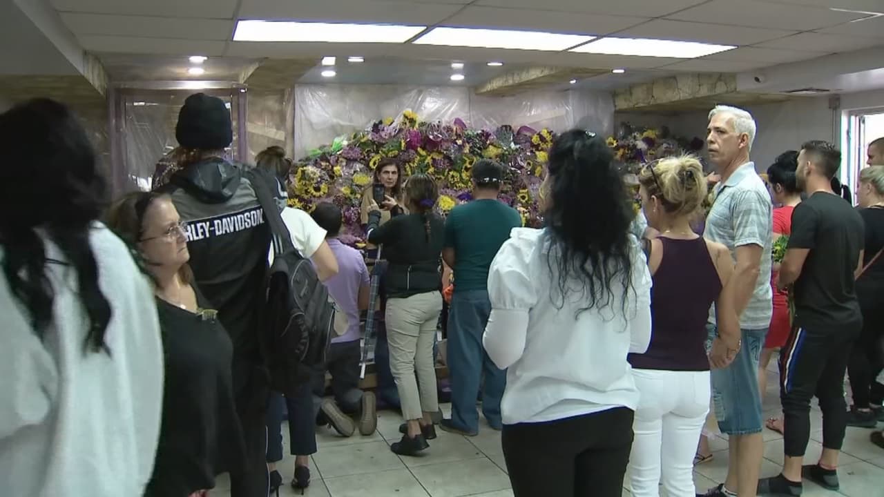 El templo de San Lázaro se construyó en Miami debido al fuerte arraigo que tiene su tradición en Cuba, pero el santo también es venerado por personas de otras nacionalidades.